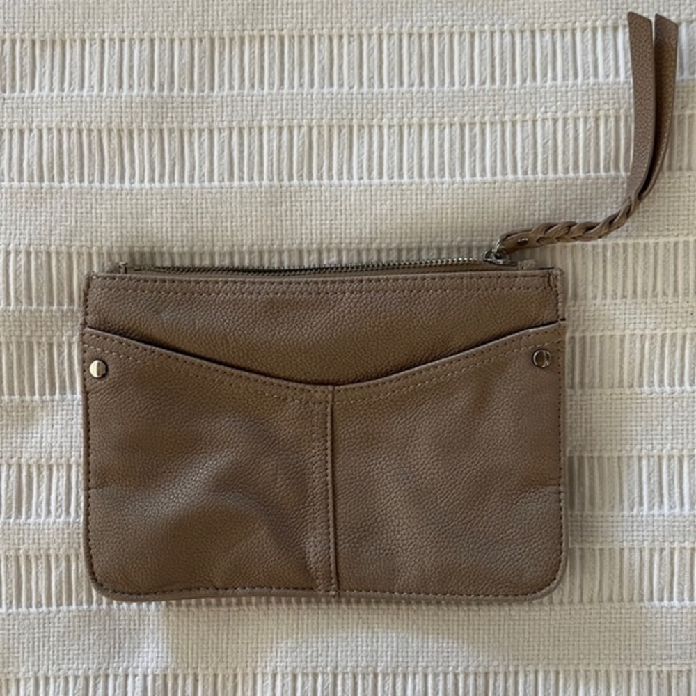 BCBG generation clutch very good condition-